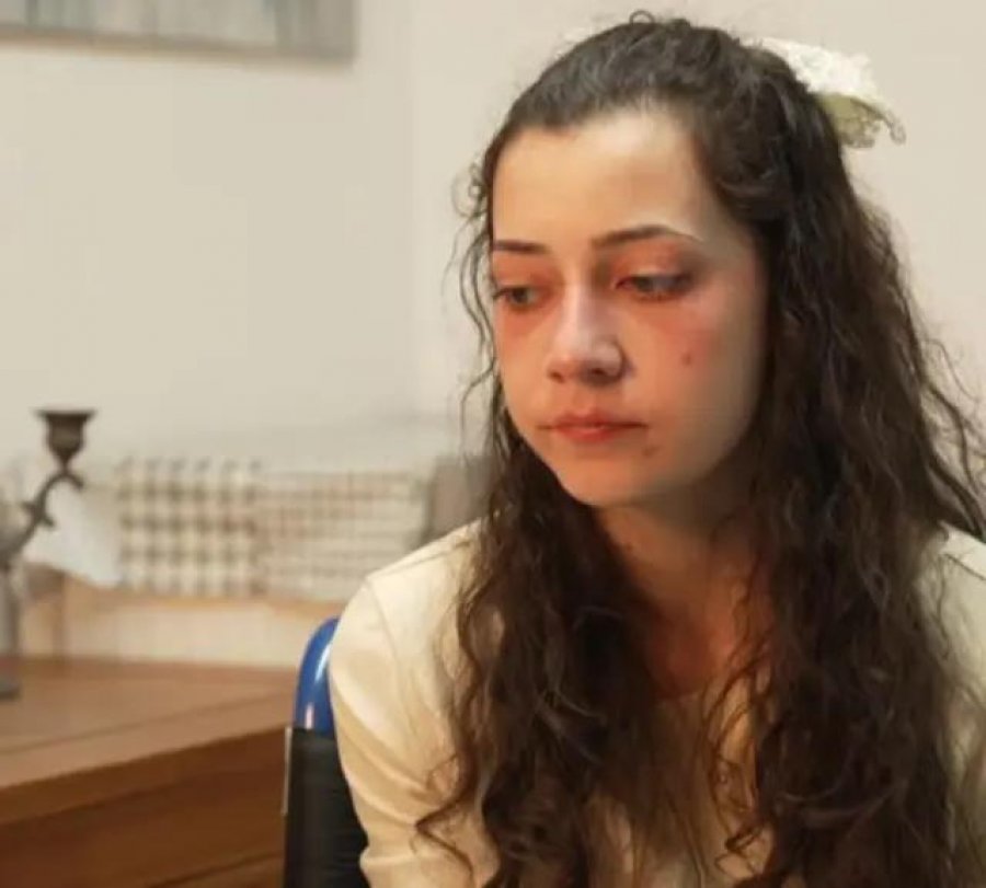 Historia tragjike e 25-vjeçares në Spanjë: Përdhunimi në grup, hedhja nga kati i pestë që e la paraplegjike dhe lutja 'Dua të vdes'
