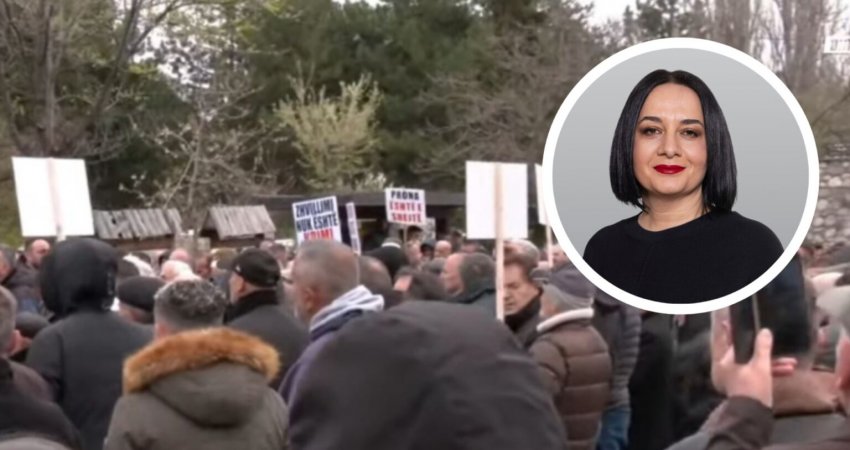 Protestë në Rugovë, banorët kundërshtojnë vendimin e Pacollit për ndalimin e ndërtimeve në Bjeshkët e Sharrit