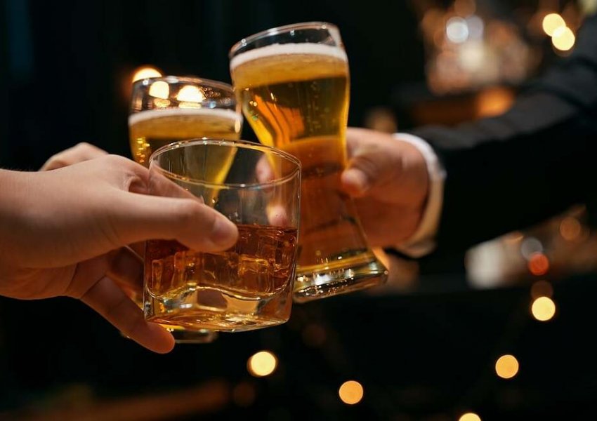 Zgjedhja e llojit të alkoolit mund të ndikojë ndjeshëm në rrezikun e vdekjes