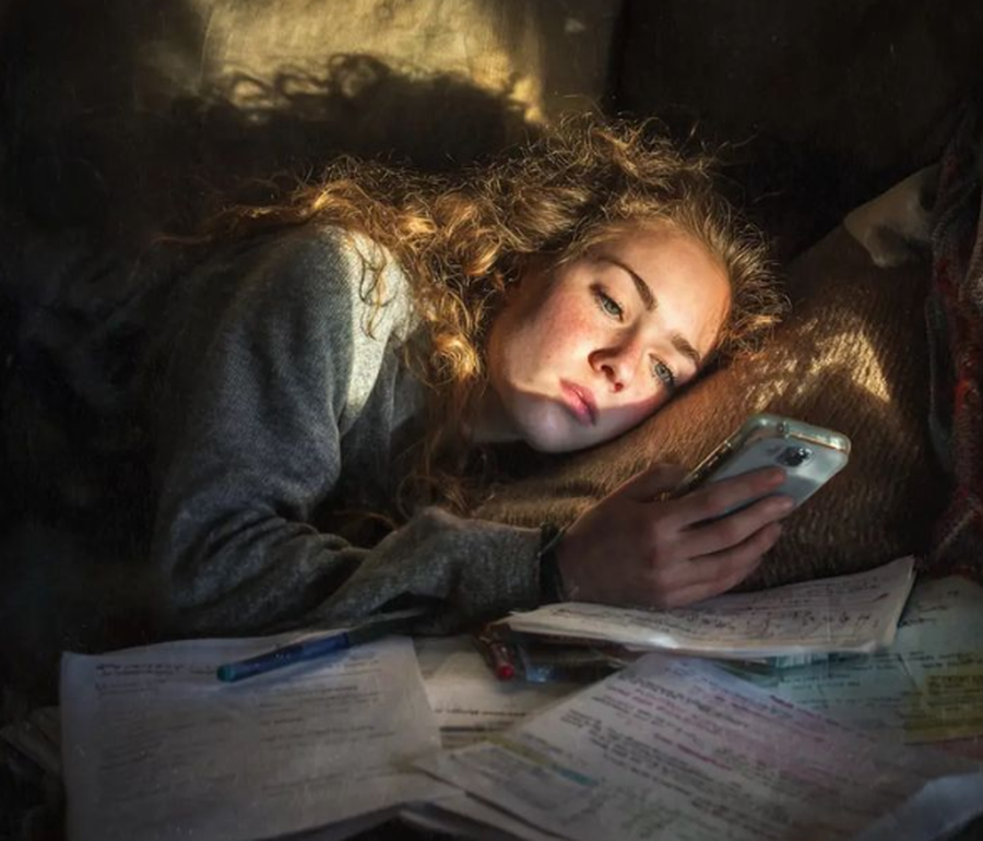 Ke një adoleshent në shtëpi që s'del kurrë nga dhoma? Këto 5 pyetje mund t'ia hapin derën përsëri