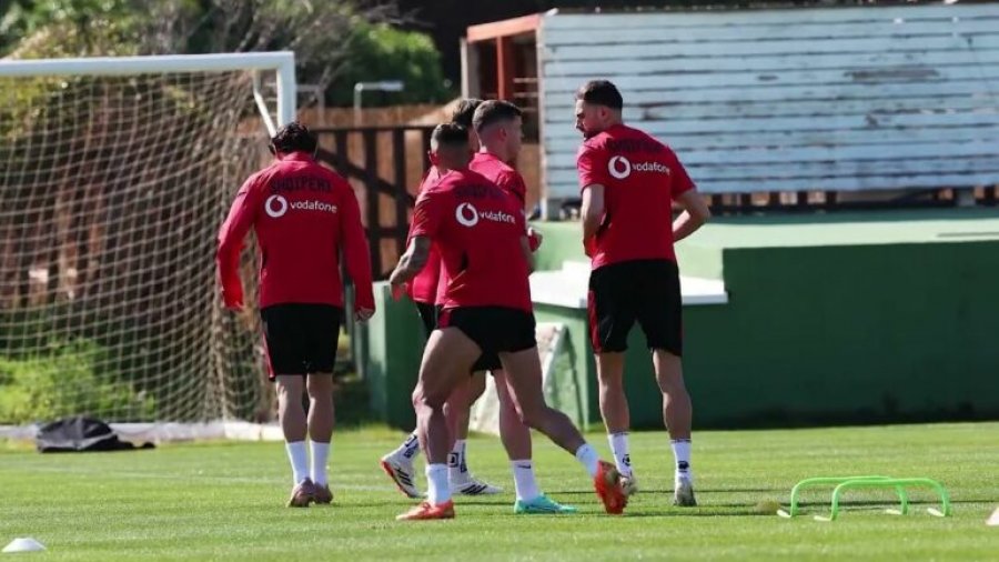 Kombëtarja kuqezi në Valencia, nisin përgatitjet për testin ndaj Ukrainës, Sylvinho ka 24 futbollistë në dispozicion