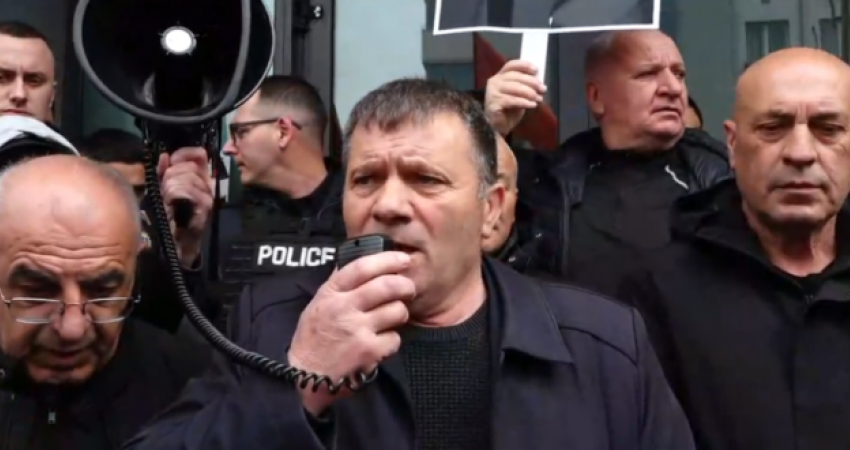 Xhavit Jashari: “Brenda Qeverisë ka ministra anti-UÇK”, protesta kundër degradimit institucional