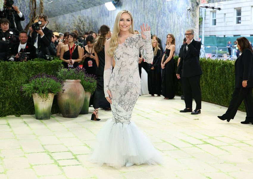 E pathyeshme! Lindsey Vonn rikthehet me stil në ‘Met Gala’ vetëm 3 muaj pas aksidentit të rëndë olimpik