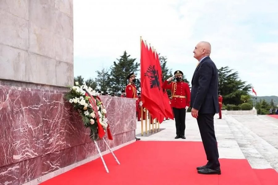 Meta: Shqipëria nën kërcënimin e 'uzurpatorëve modernë' dhe politikave të shkombëtarizimit