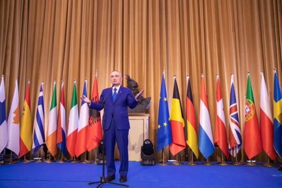 Meta: Rezoluta e PE alarm për Shqipërinë, korrupsioni dhe kapja e shtetit në nivele të larta