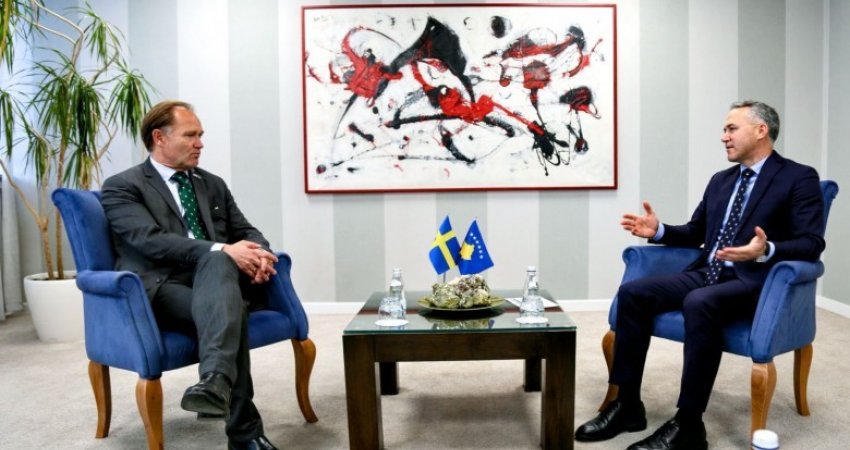 Zulfaj pret ambasadorin suedez, riafirmohet mbështetja ndaj Kosovës