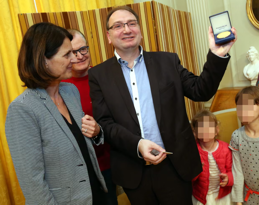 Profesori që shpiku një 'Nobel' për veten: një histori aq absurde sa duket si film