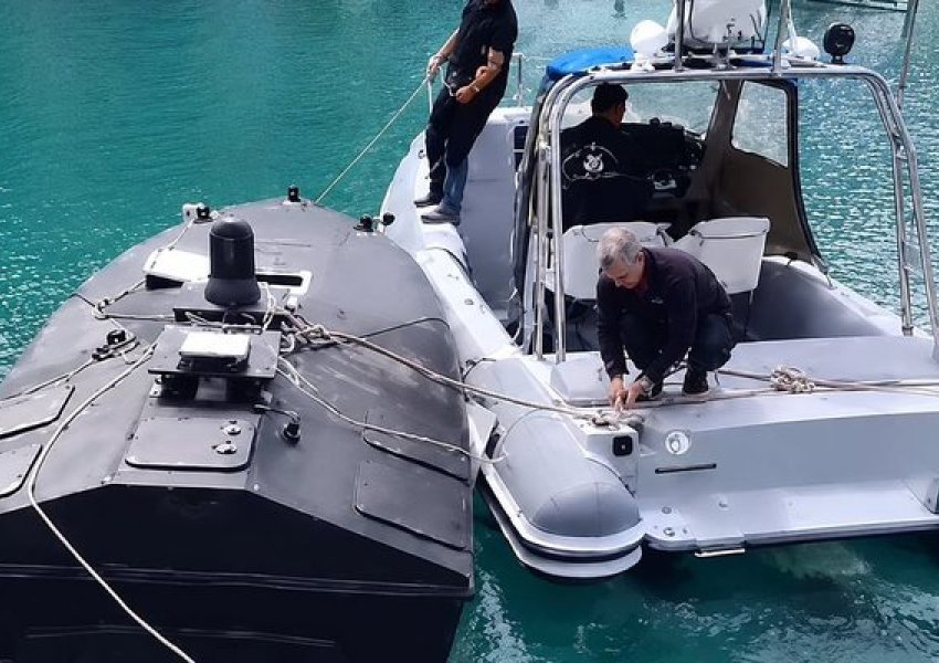 Gjendet një dron misterioz i mbushur me eksploziv në Detin Jon, ja skenarët e mundshëm
