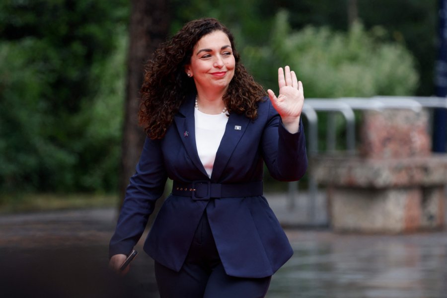 'Guess who’s back', Vjosa Osmani bën PR nën tingujt e Eminem