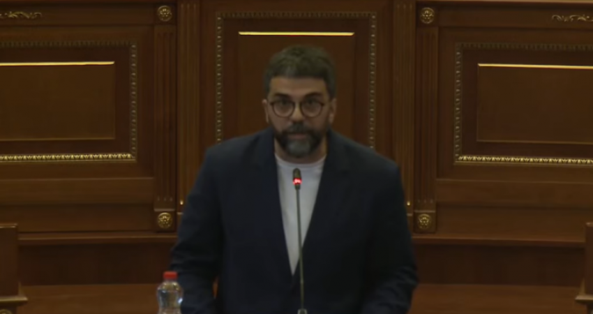 Behrami mbështeti rikthimin e Limajt në PDK, ka një kërkesë për të