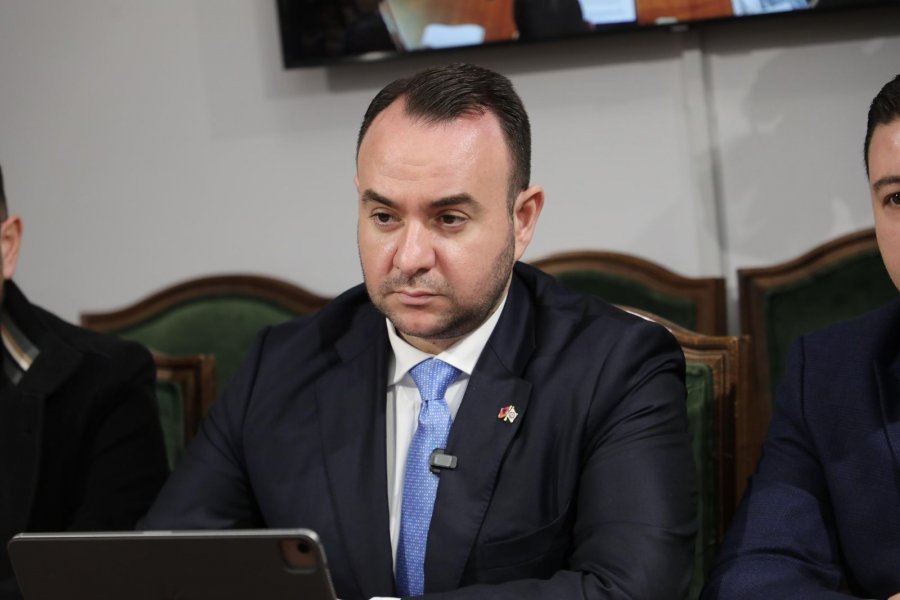 'Raporti i Integrimit fsheh AKSHI-n, Ballukun dhe krimin', Balliu-kryenegociatores: Manifest propagande...
