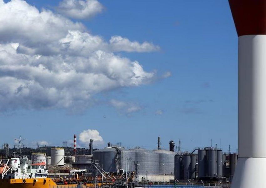 Kriza e karburanteve, IEA: Rezervat globale po pakësohen me një ritëm rekord, një tronditje e paprecedentë 