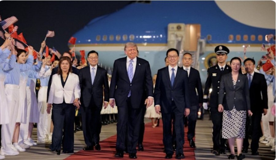 Trump nis vizitën historike në Pekin, presidenti Xi Jinping e pret me ceremoni