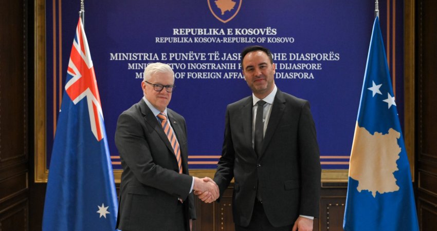 Konjufca priti ambasadorin australian në takim përshëndetës