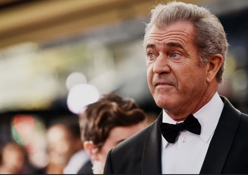 Mel Gibson fotografohet në Romë duke përqafuar modelen Antonella Salvucci, 26 vjet më të re se ai