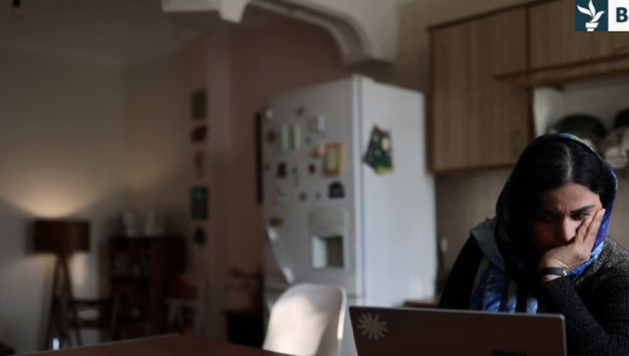 Lufta në Lindjen e Mesme/ Gratë bartin barrën e ndaljes së internetit në Iran