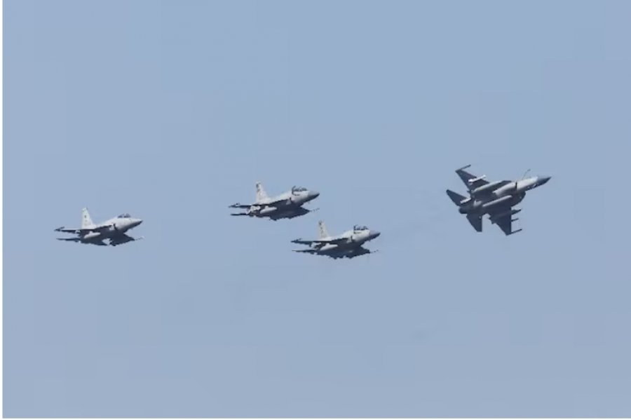 'Gati për luftim!' - Pakistani dislokon avionë luftarakë dhe mijëra trupa në Arabi Saudite