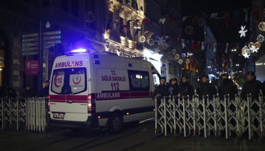 Turqi, 2 oficerë policie vriten gjatë shkëmbimit të zjarrit me një person në një qendër tregtare