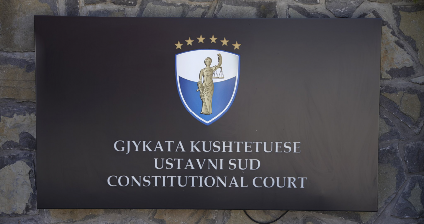 Komunat e dërgojnë në Kushtetuese rregulloren e Qeverisë Kurti për shërbimin civil