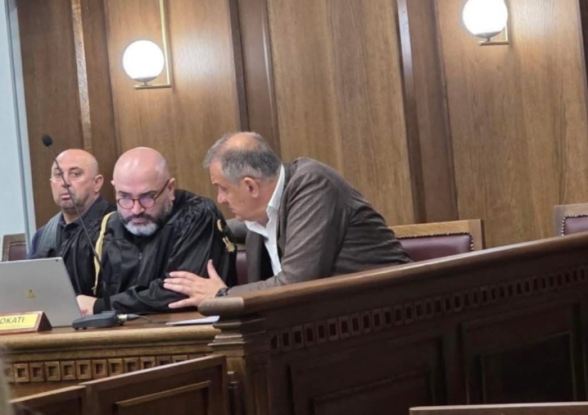 Standardi i dyfishtë/ Beqaj del nga kafazi dhe i hiqen prangat, Meta mbahet i izoluar