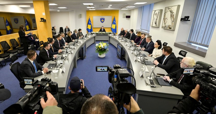​Qeveria ndan 1 milion euro për kupona ushqimi për familjet në nevojë