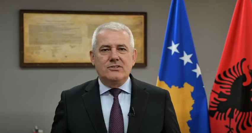 Sveçla: Nga sot hyn në fuqi Ligji i ri për Shtetësi