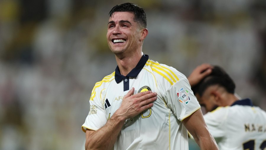 VIDEO/ Lotët e Cristiano Ronaldos prekin tifozët, emocion i madh pas golit të dytë me Al Nassr-in