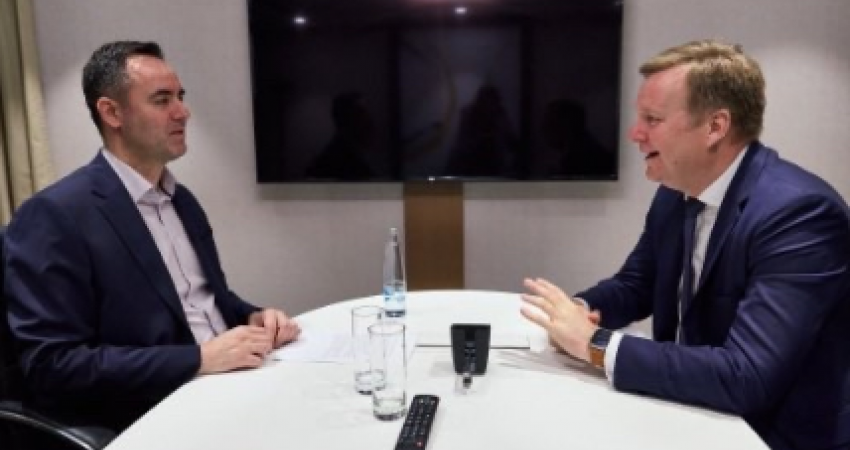 Emisari Sorensen flet me Konjufcën për hapat e ardhshëm në dialogun me Serbinë