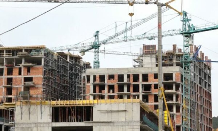 Prokuroria Themelore në Pejë ngre 139 aktakuza për ndërtim pa leje brenda 16 muajve
