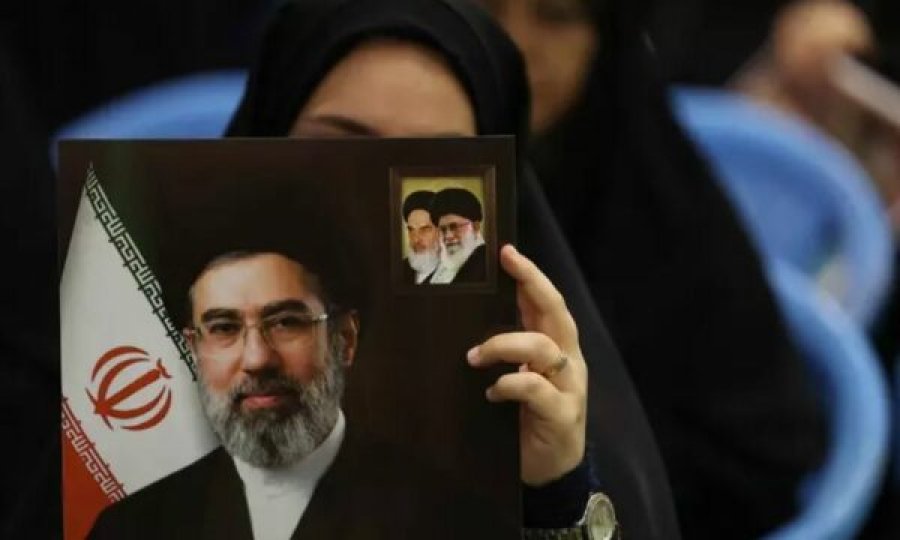 Shërbimet e inteligjencës amerikane: Khamenei në një vendndodhje sekrete, përdor një rrjet korrierësh për të komunikuar