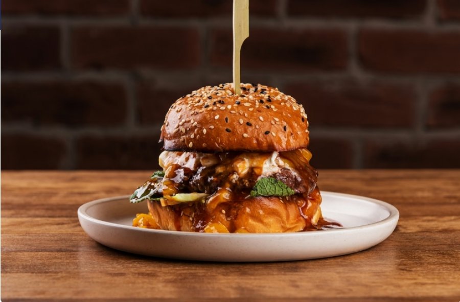 Dita Botërore e Burgerëve - si lindi dhe çfarë e bën atë kaq të preferuar?