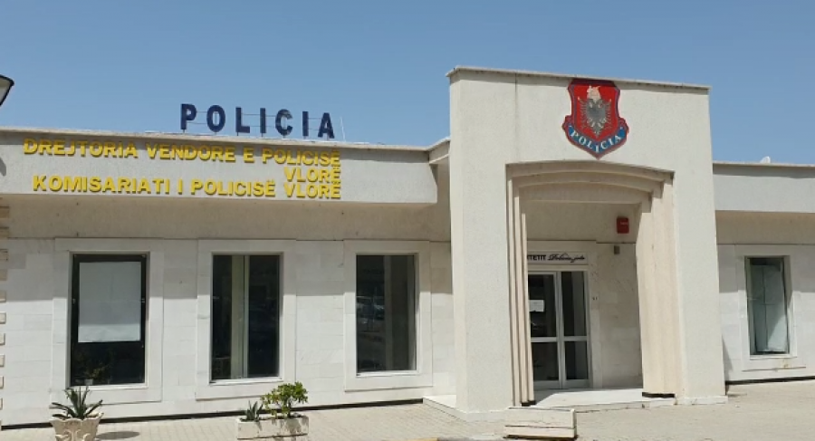 Përleshja mes protestuesve dhe dy policive në Vlorë, e pëson drejtori i policisë së…